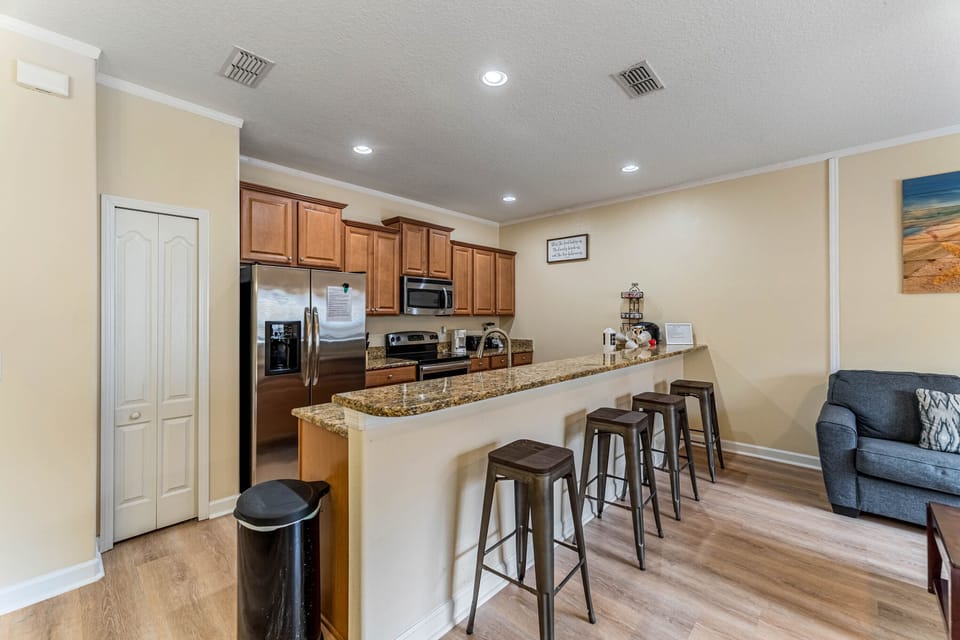full sized kitchen 