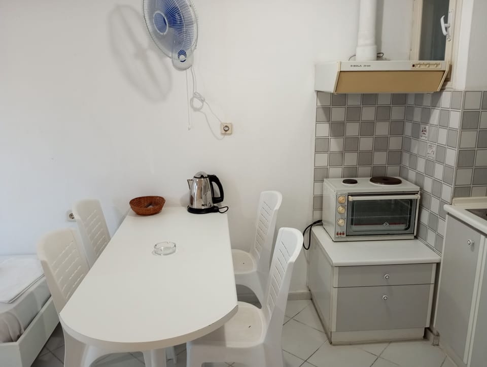 Apartment, 1 Bedroom, Balcony | Dining