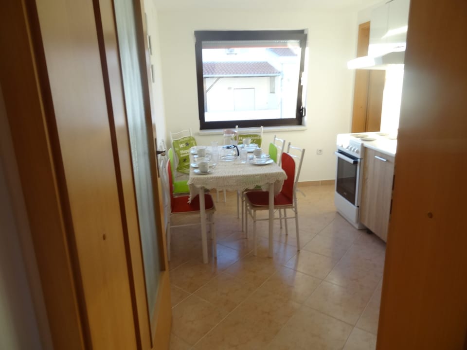 Apartment, 2 Bedrooms, Smoking, Balcony | Interior