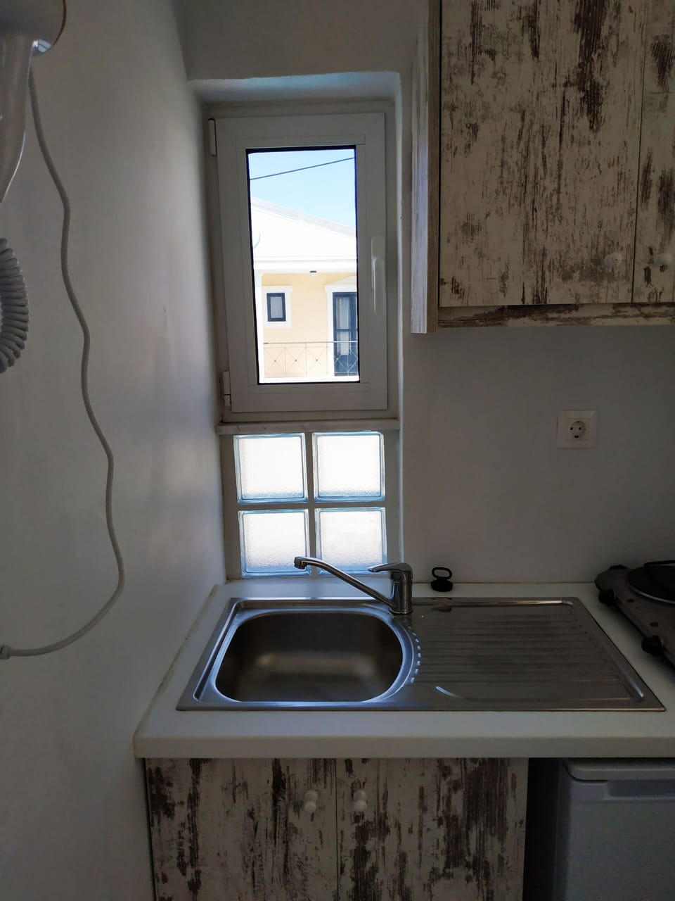 Studio, 1 Bedroom, Balcony, Pool View | Interior