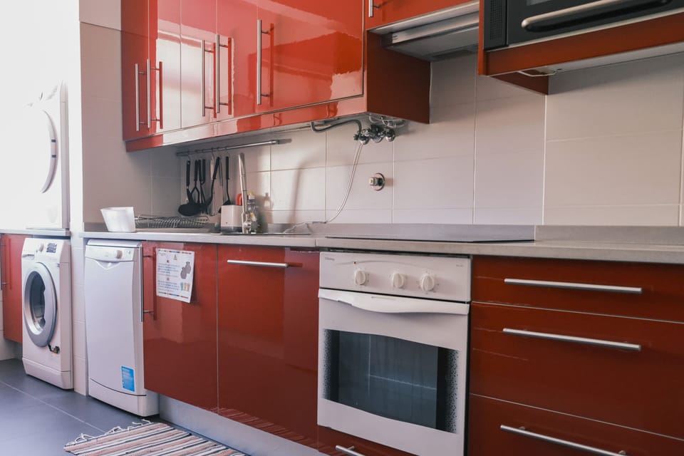 Apartment | Private kitchen | Full-size fridge, microwave, oven, stovetop