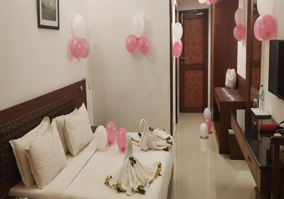 Deluxe Double Room | Free WiFi, bed sheets