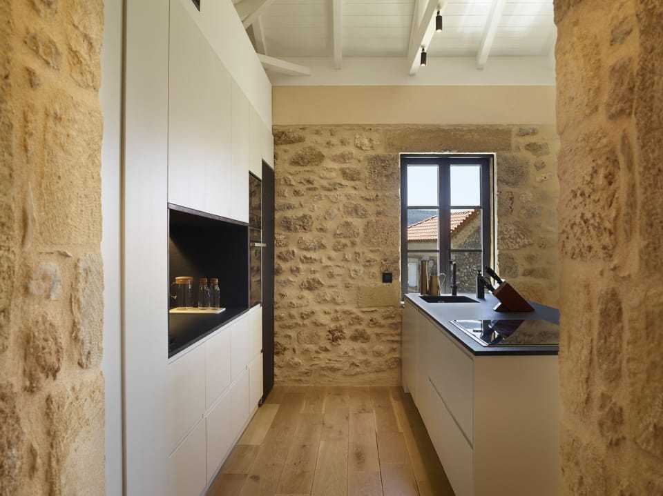 Deluxe Villa | Private kitchen | Oven, dishwasher, toaster, highchair