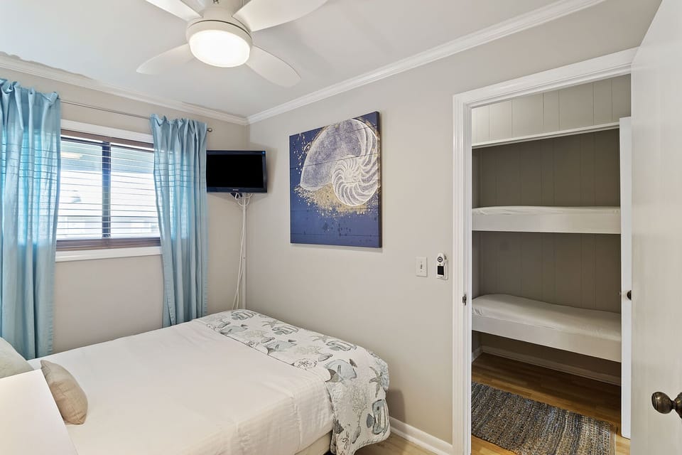 Bedroom with Queen Bed