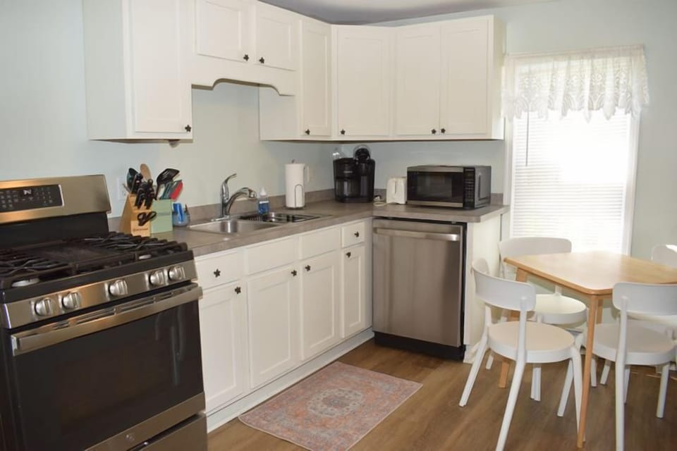 Fully equipped kitchen with new applinces and in kitchen Dining 