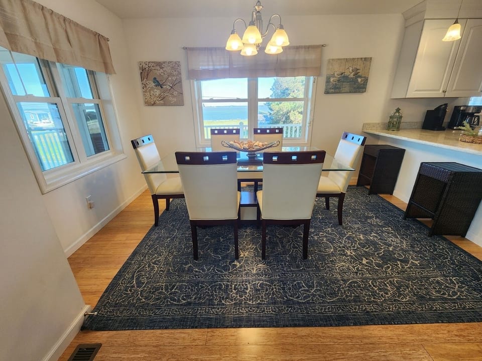 Sunset View - Dining Area