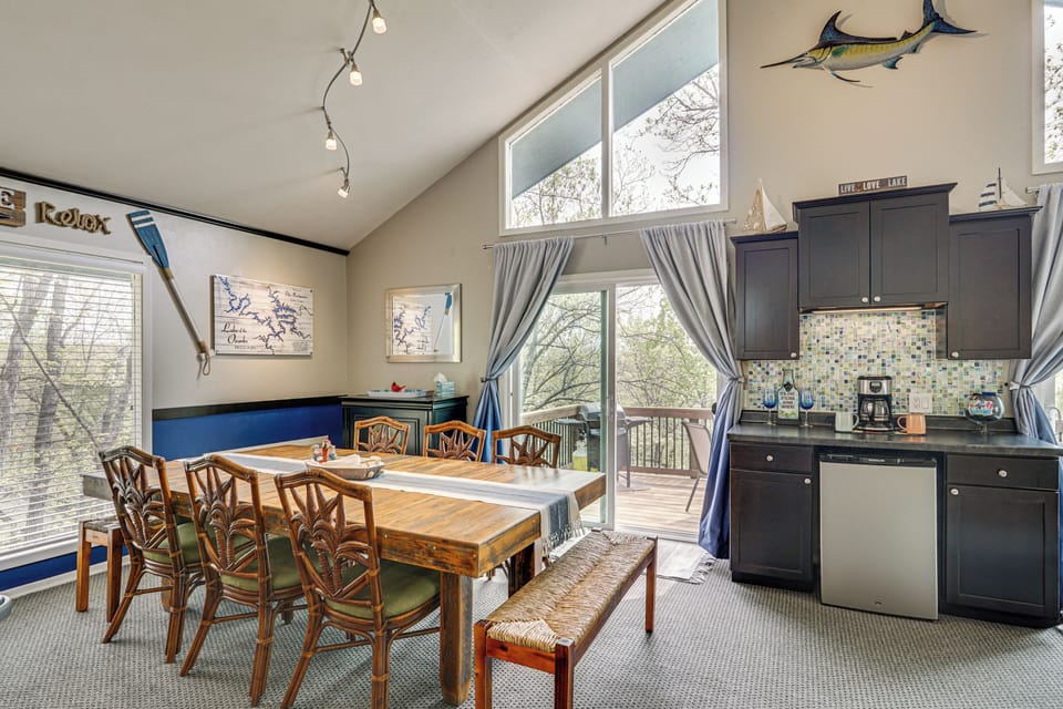 Dining Area | Dishware/Flatware Included | Dry Bar | Drip Coffee Station