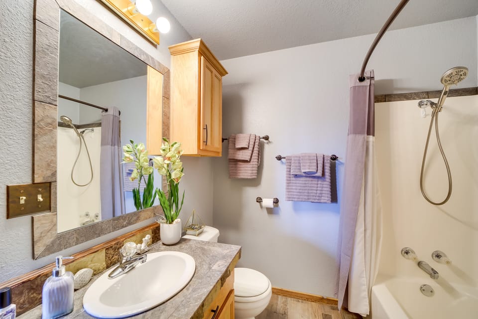 Full Bathroom | In-Unit Laundry