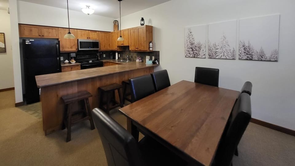 Condo, 2 Bedrooms | Private kitchen | Coffee/tea maker, fridge, oven, toaster
