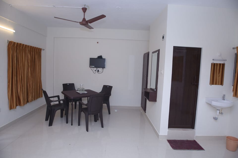 Superior Quadruple Room | Egyptian cotton sheets, premium bedding, free rollaway beds, free WiFi