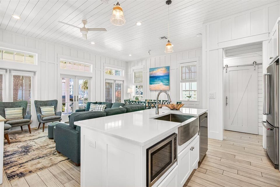 1st Floor, Kitchen
