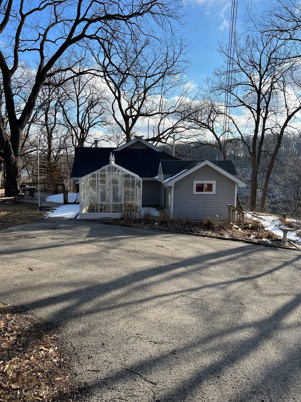 Outdoor view from driveway 
