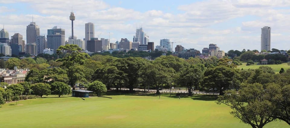 5 mins drive Centennial Park