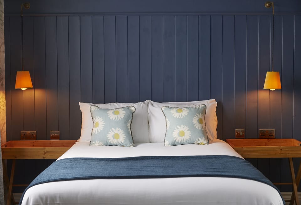 King Room | Desk, WiFi (free), bed sheets