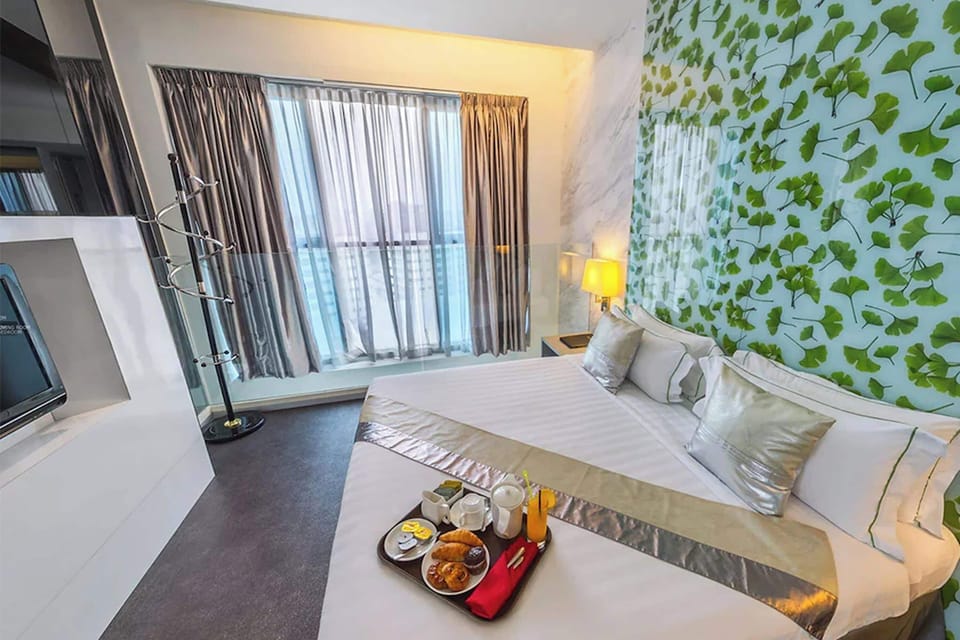 Duplex Suite | Minibar, in-room safe, desk, blackout drapes