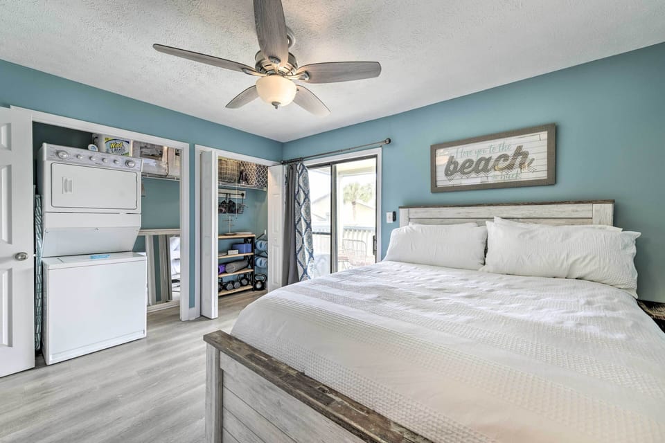 Bedroom | Walk-In Closet