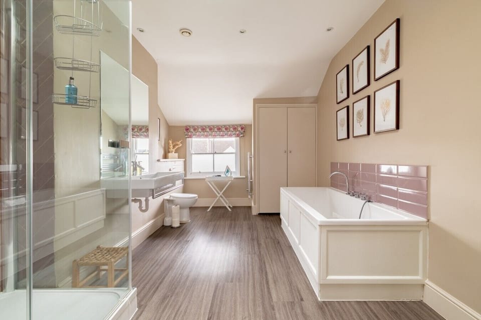 Bathroom 2nd floor