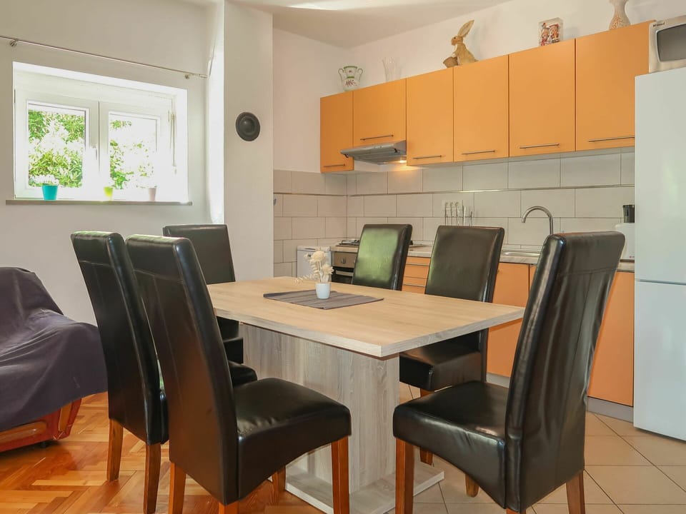 Furniture, Table, Cabinetry, Chair, Building, Wood, Countertop, Window, Kitchen Appliance, Flooring