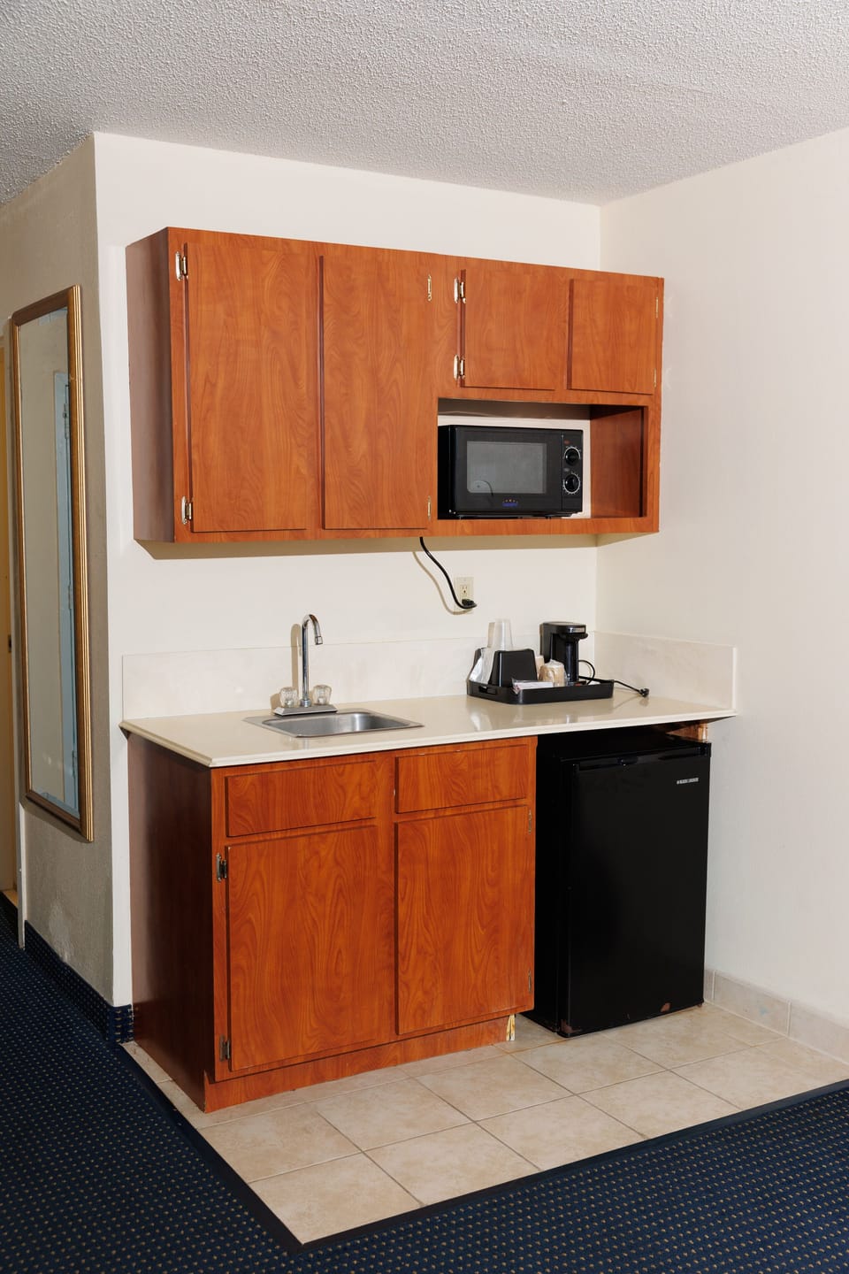 Family Suite with Two Beds with Garden/Pool View | Desk, soundproofing, iron/ironing board, free WiFi