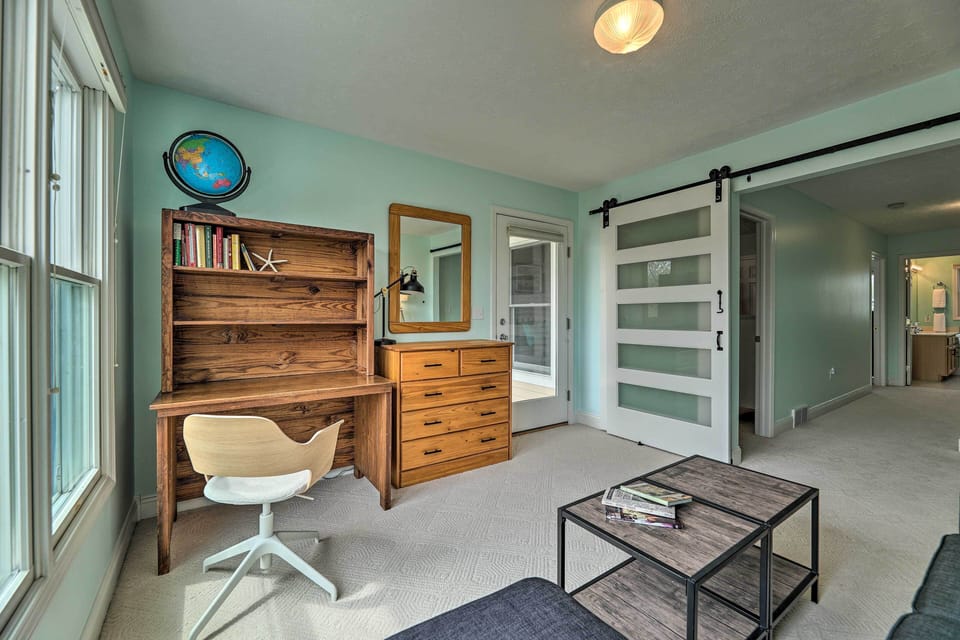 Bedroom 3 (Office)