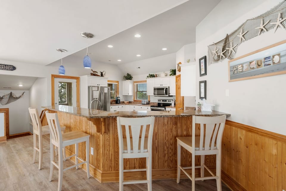 DU913: Rescued | Top Level Kitchen