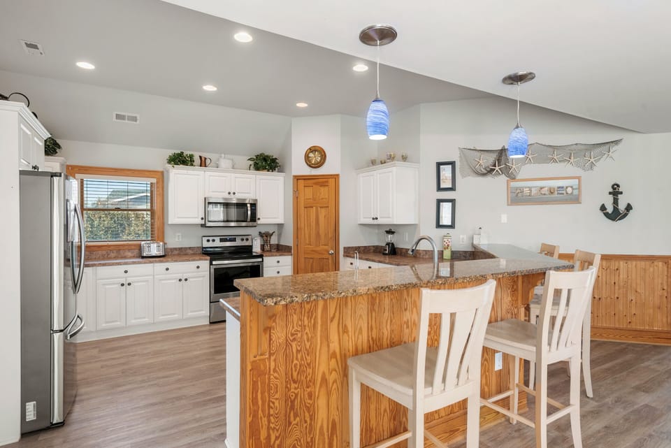 DU913: Rescued | Top Level Kitchen