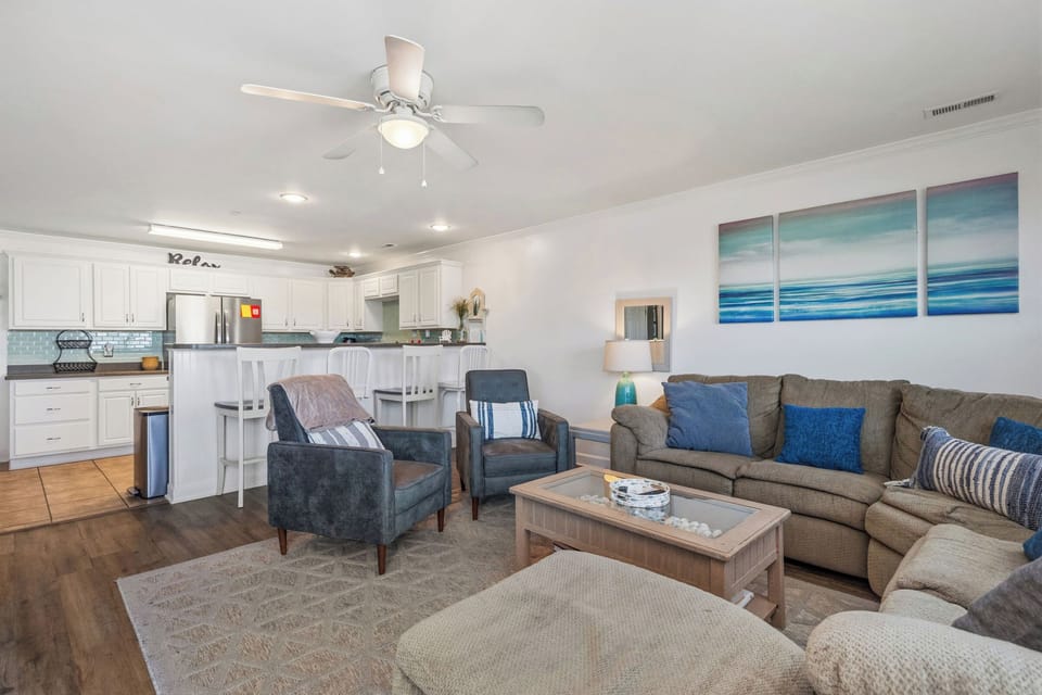 Living Area - Northeast