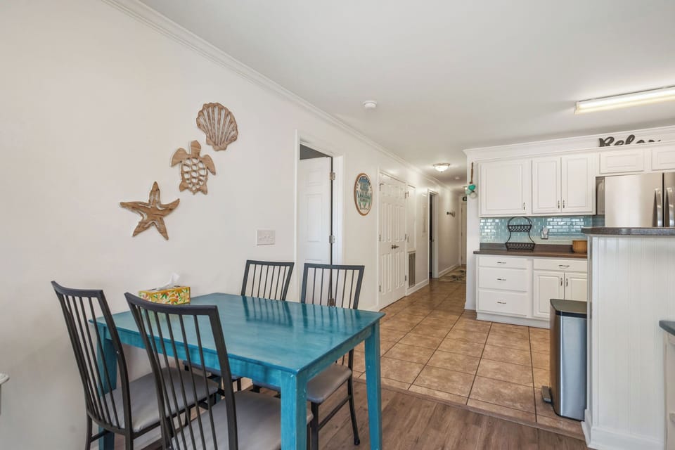 Dining Area - Northwest