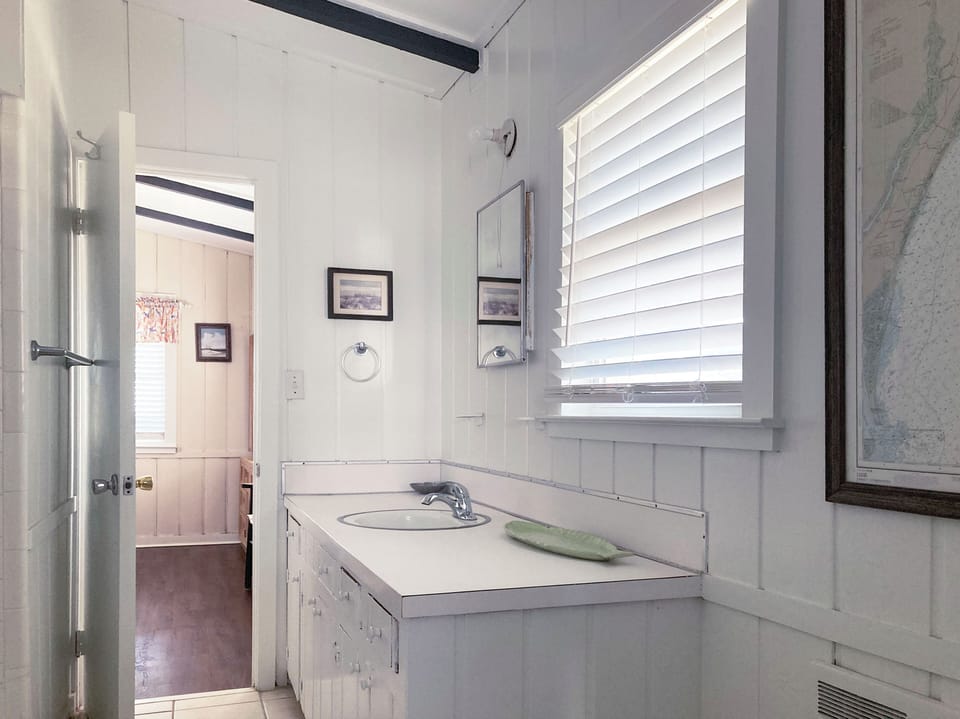 Bathroom_1a