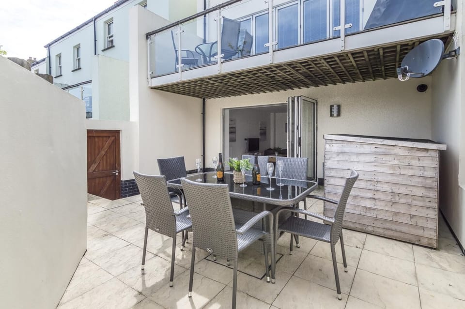 Milford Street - 5 Bed Holiday Home - Saundersfoot (3988)
