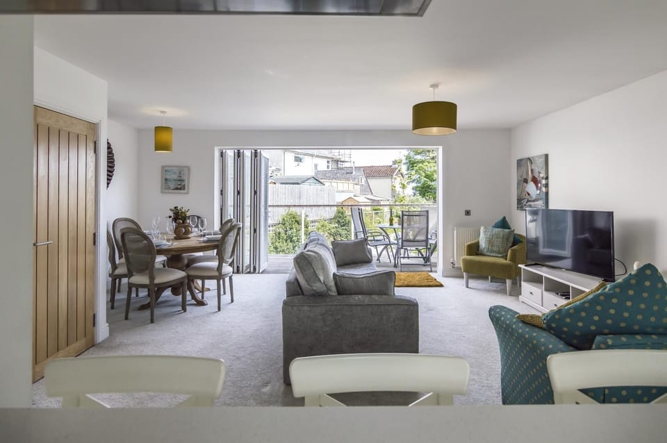 Milford Street - 5 Bed Holiday Home - Saundersfoot (3974)