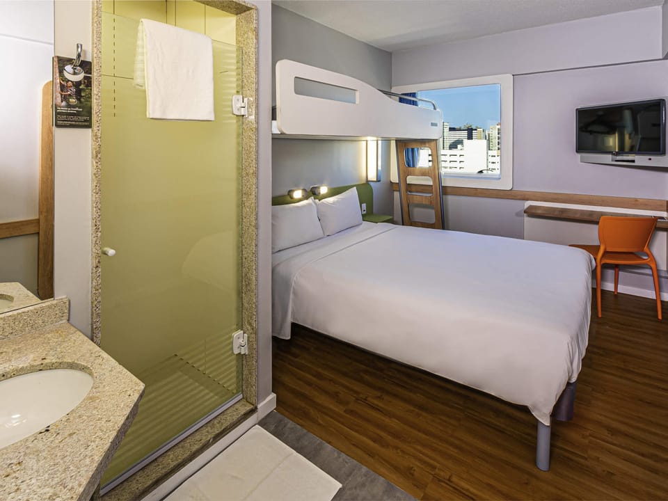 Standard Triple Room, Multiple Beds | Desk, laptop workspace, blackout drapes, free cribs/infant beds