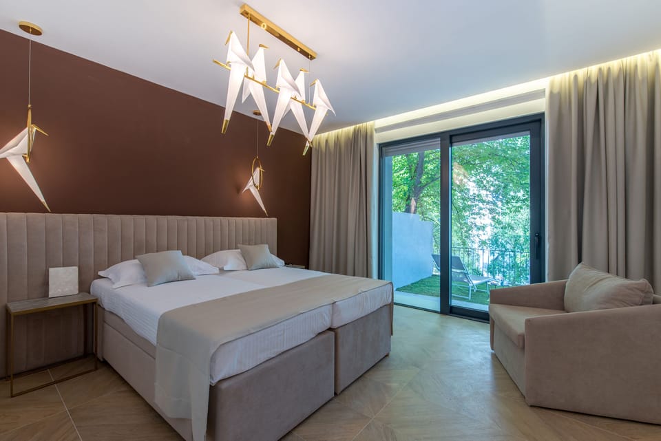 Superior Double Room, Terrace | Premium bedding, pillowtop beds, individually furnished, desk
