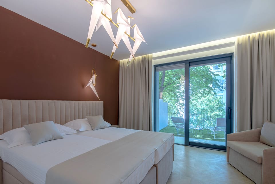 Superior Double Room, Terrace | Premium bedding, pillowtop beds, individually furnished, desk
