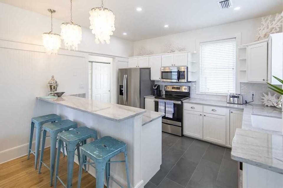 Kitchen bar top seating
