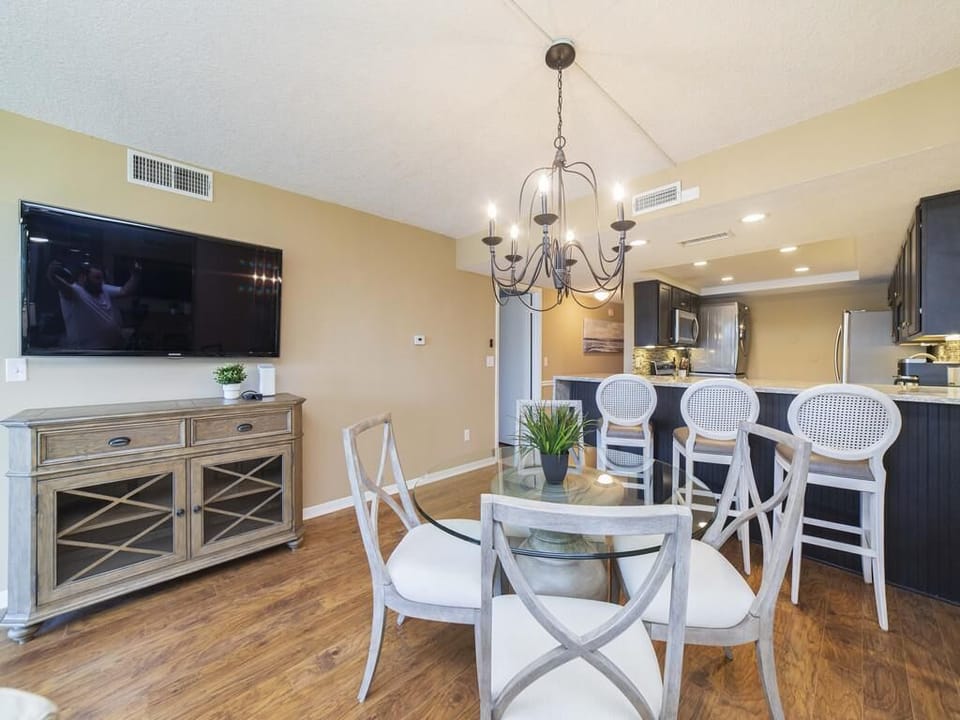 Anastasia Condos - Dining Room