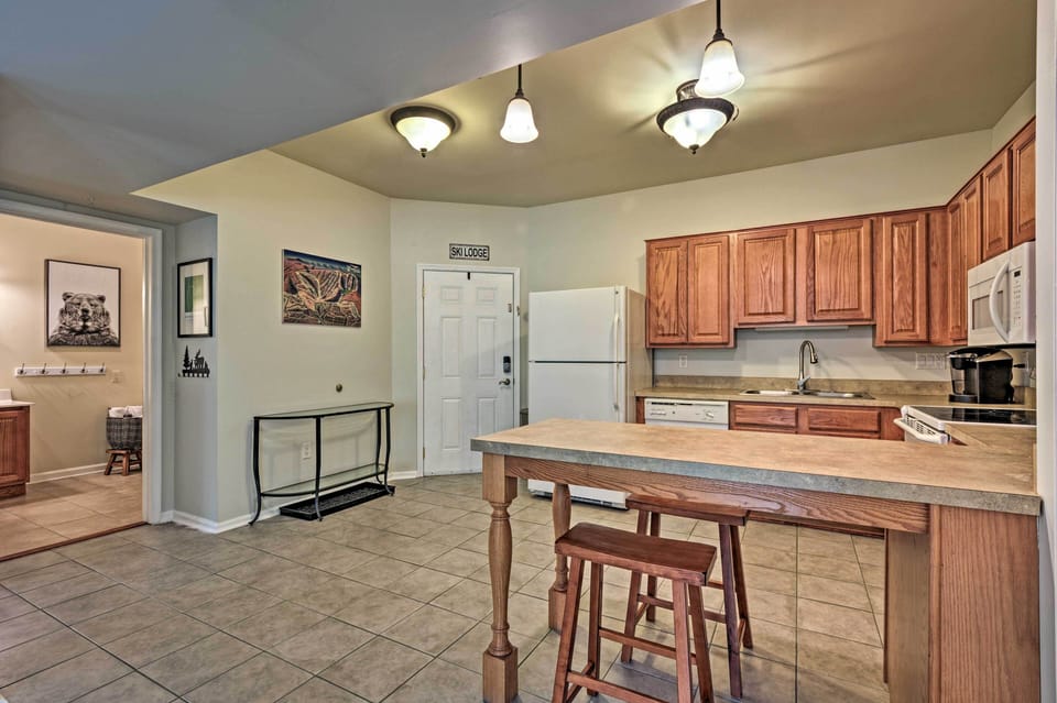 Fully Equipped Kitchen | Microwave