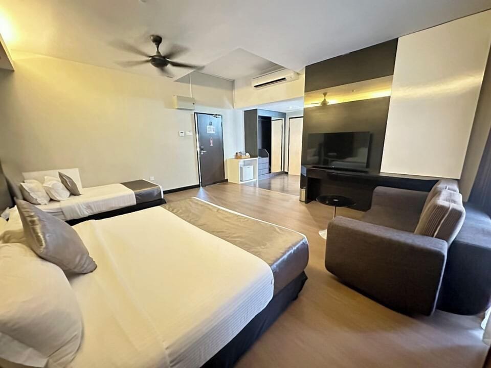 Superior Family Suite | In-room safe, iron/ironing board, free WiFi