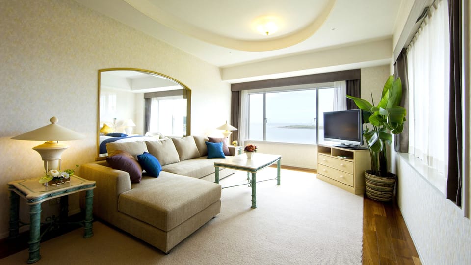 Suite, 2 Bedrooms | In-room safe, desk, laptop workspace, blackout drapes