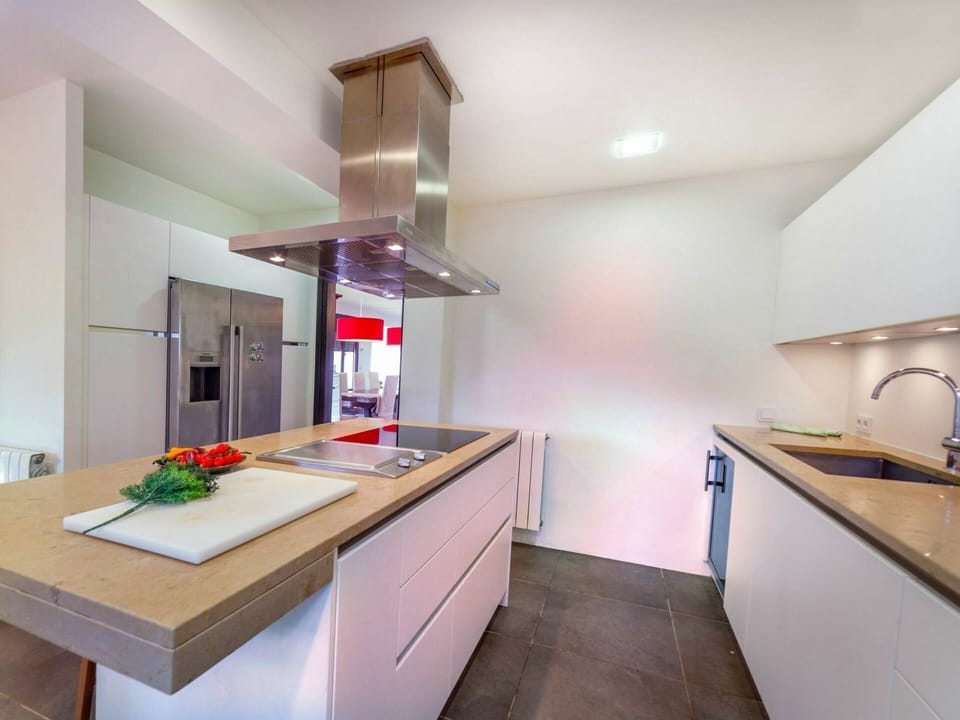 Cabinetry, Building, Countertop, Furniture, Wood, Drawer, Interior Design, Kitchen, House