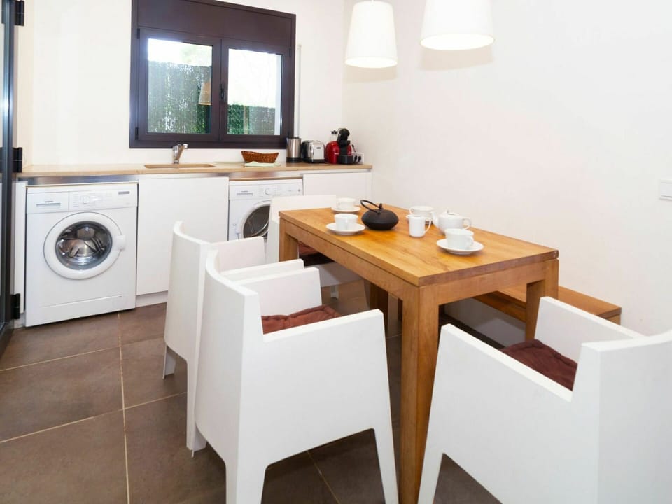 Furniture, Property, Cabinetry, Table, Wood, Interior Design, Comfort, Building, Flooring, Floor