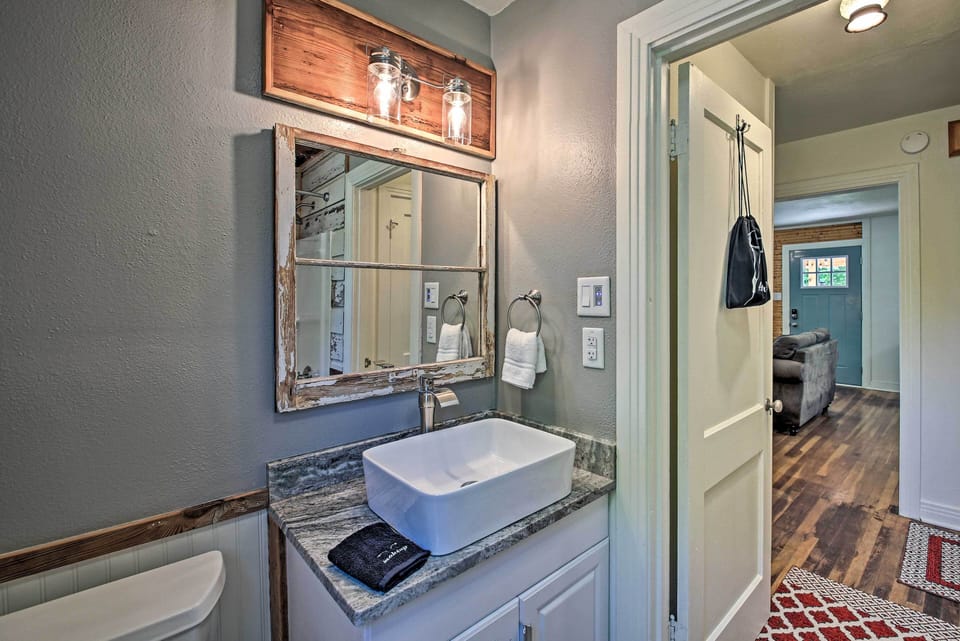 Full Bathroom