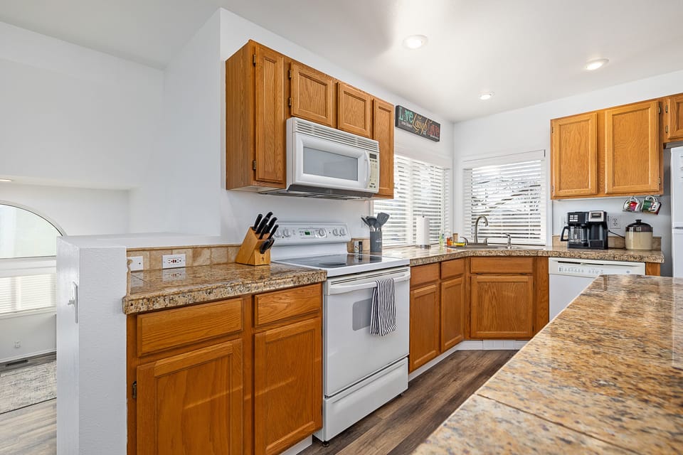 Kitchen with flexbrew coffee maker (12-cup carafe & k-cup).