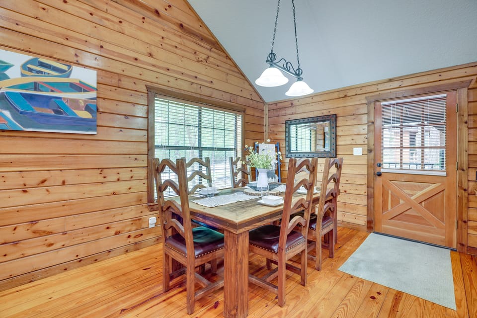Dining Area | Dishes & Flatware Provided | 1st Floor
