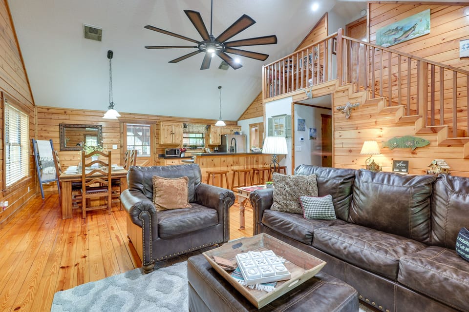 Interior | Open Floor Plan | Free WiFi