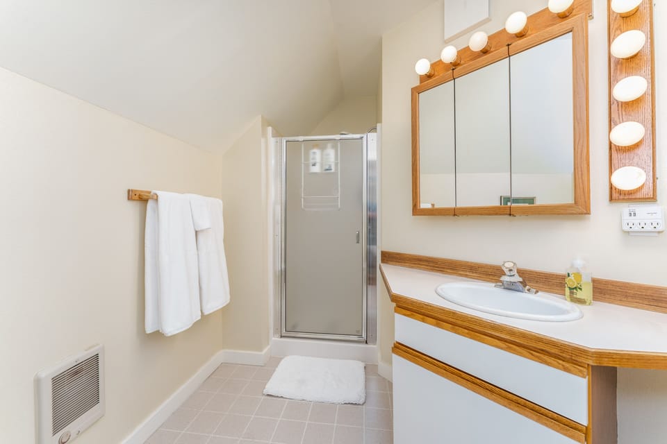 Upstairs Bathroom directly across from bedroom #3.