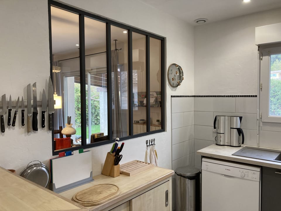 Kitchen prep area and Bosch dishwasher