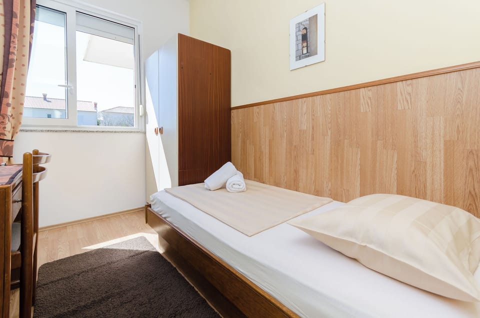 Apartment (A1) | In-room safe, desk, free WiFi