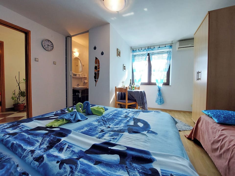 Room (S1) | 2 bedrooms, WiFi (free)