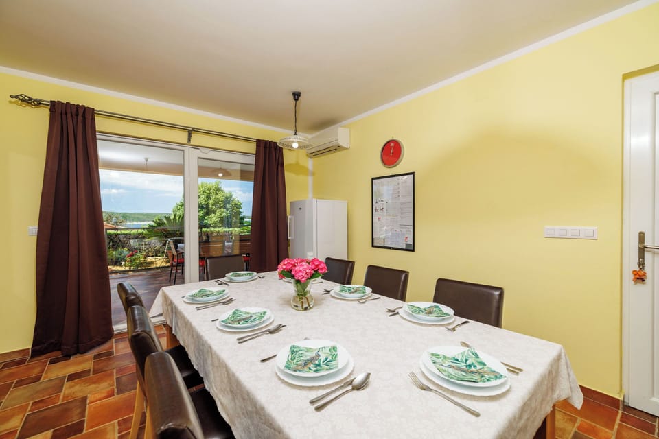 House | Dining